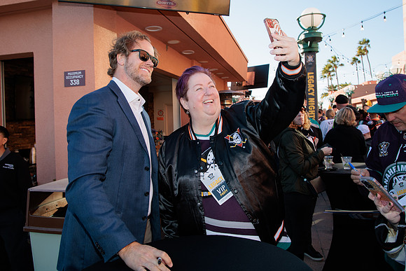 010724_ANAHEIM_DUCKS_0019