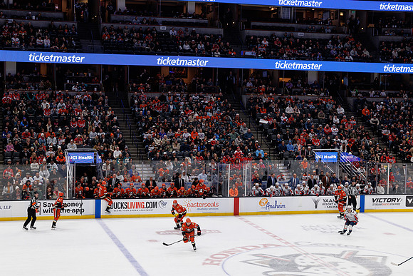 031125_ANAHEIM_DUCKS_1071