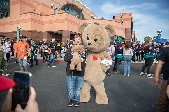 031024_ANAHEIM_DUCKS_0043