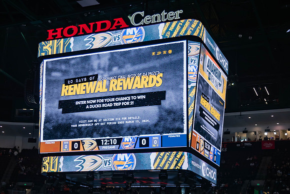 031024_ANAHEIM_DUCKS_0108