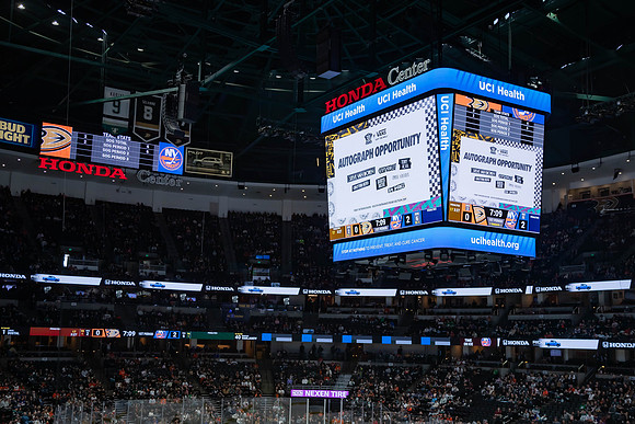 031024_ANAHEIM_DUCKS_0189