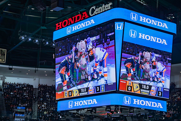 031024_ANAHEIM_DUCKS_0251