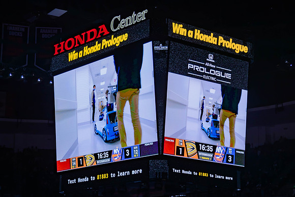 031024_ANAHEIM_DUCKS_0311