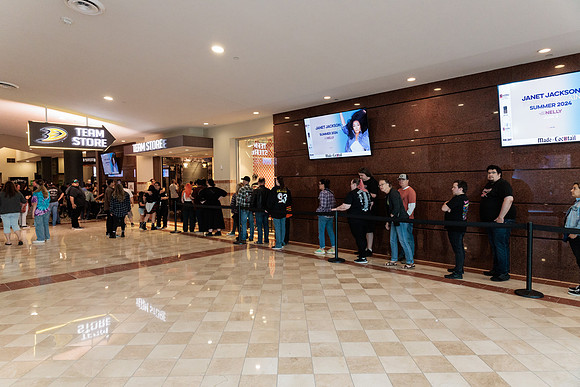 060124_HONDA_CENTER_0440