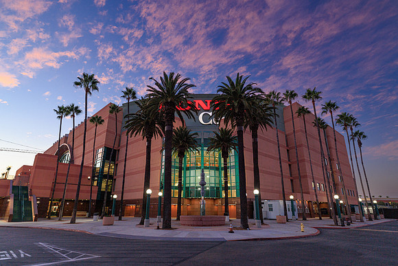100524_HONDA_CENTER_0045