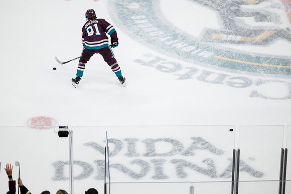 040524_ANAHEIM_DUCKS_0340