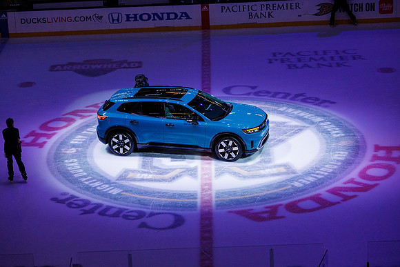 040524_ANAHEIM_DUCKS_1036