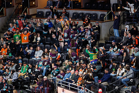 040524_ANAHEIM_DUCKS_1325