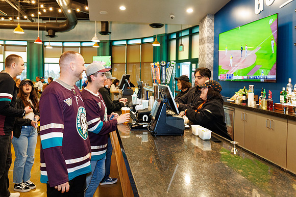 041224_ANAHEIM_DUCKS_0089