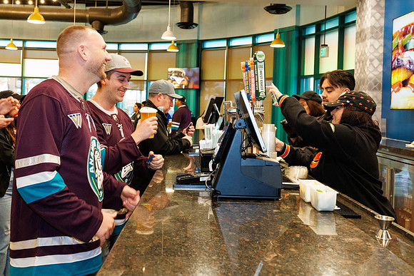 041224_ANAHEIM_DUCKS_0092