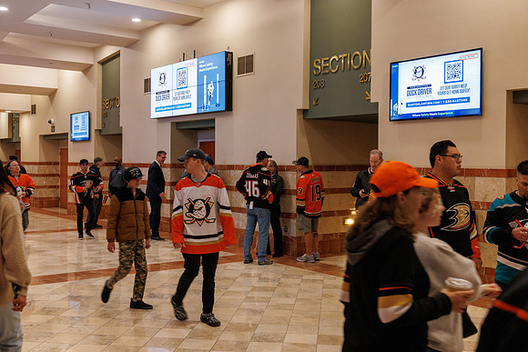 101624_ANAHEIM_DUCKS_0274