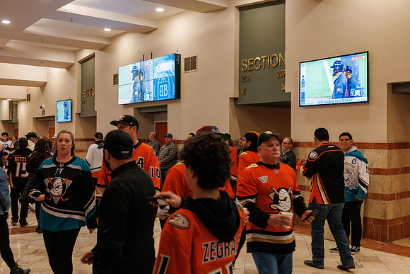 101624_ANAHEIM_DUCKS_0108