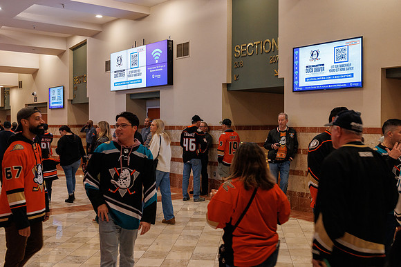 101624_ANAHEIM_DUCKS_0276