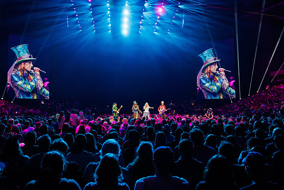 081024_HONDA_CENTER_0035