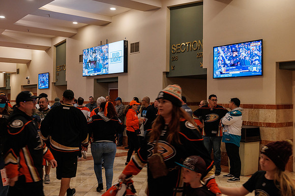 101624_ANAHEIM_DUCKS_0112