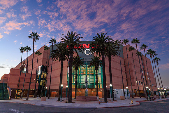 100524_HONDA_CENTER_0044