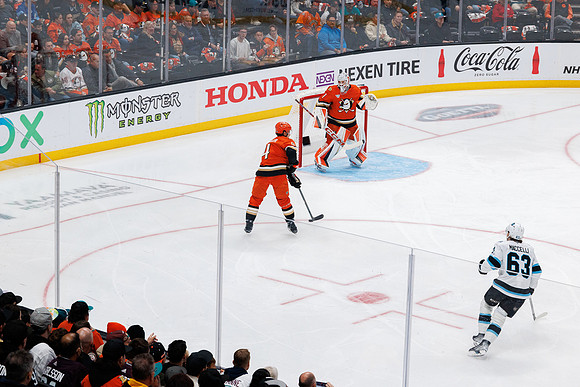 101624_ANAHEIM_DUCKS_0370