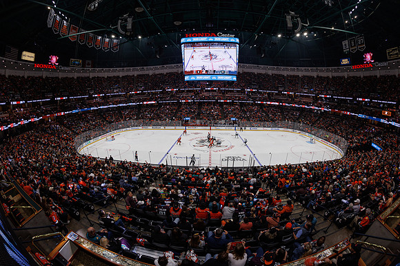 101624_ANAHEIM_DUCKS_0877