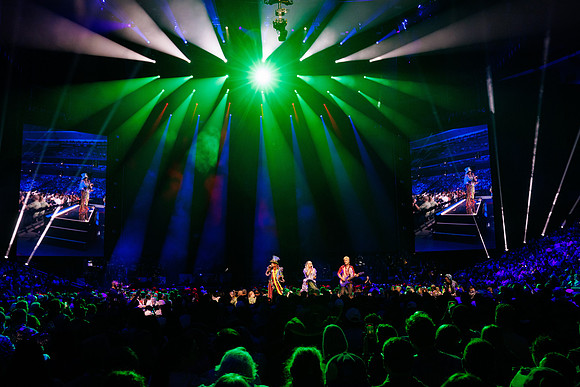 081024_HONDA_CENTER_0058