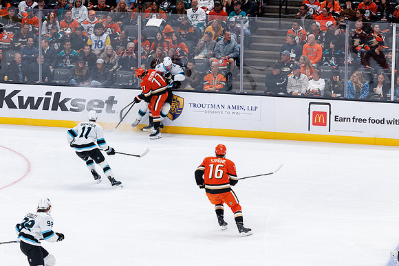 101624_ANAHEIM_DUCKS_0437