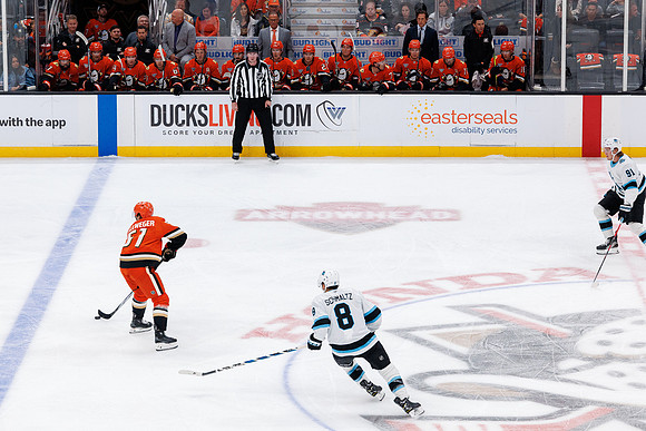101624_ANAHEIM_DUCKS_0427