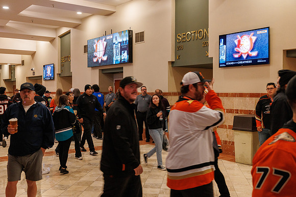 101624_ANAHEIM_DUCKS_0174