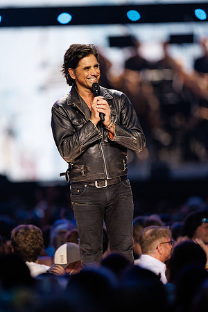 081024_HONDA_CENTER_0182