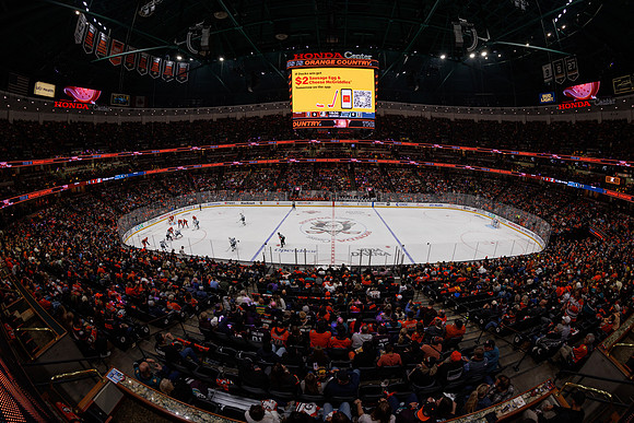 101624_ANAHEIM_DUCKS_0891