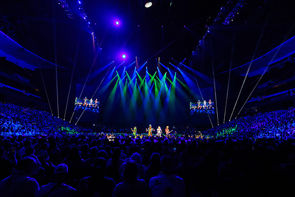 081024_HONDA_CENTER_0079