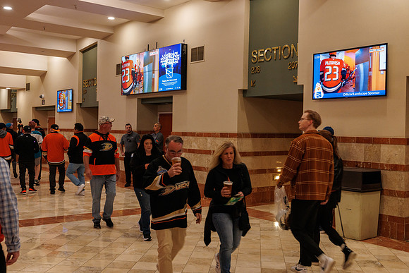101624_ANAHEIM_DUCKS_0305