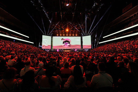 081024_HONDA_CENTER_0144