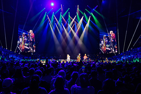 081024_HONDA_CENTER_0052