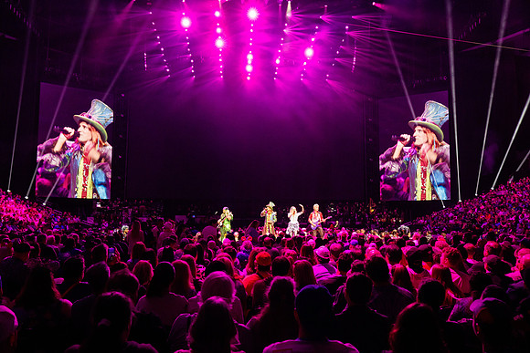 081024_HONDA_CENTER_0040