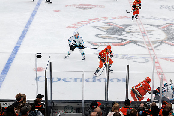 101624_ANAHEIM_DUCKS_0374