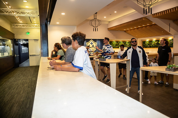 092224_AMERICAN_EXPRESS_SR_0432