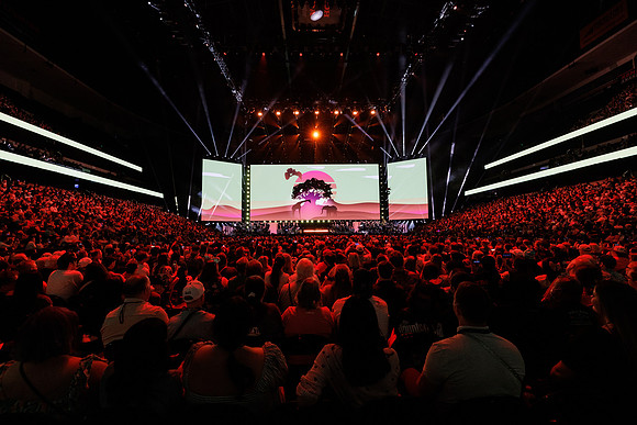 081024_HONDA_CENTER_0147