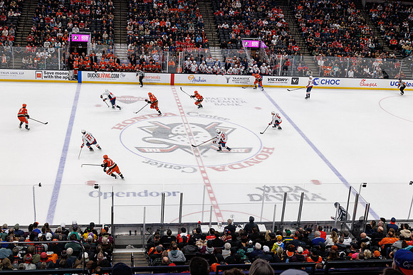 031125_ANAHEIM_DUCKS_1608