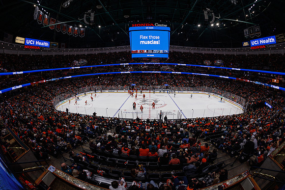 101624_ANAHEIM_DUCKS_0976