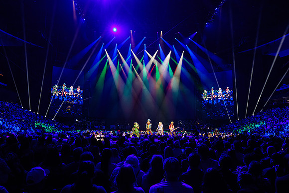 081024_HONDA_CENTER_0074