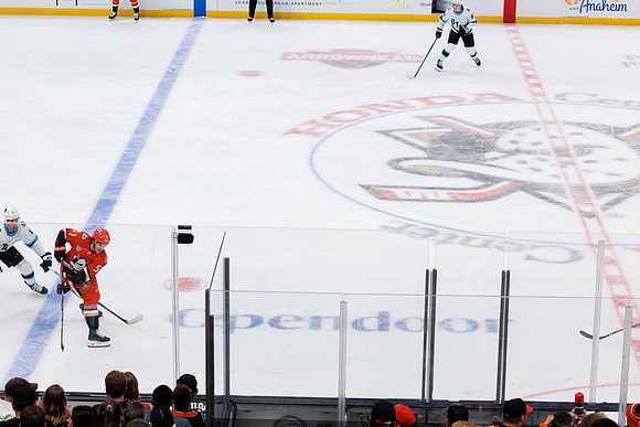 101624_ANAHEIM_DUCKS_0418
