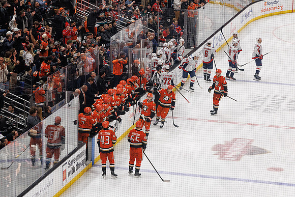 031125_ANAHEIM_DUCKS_1547