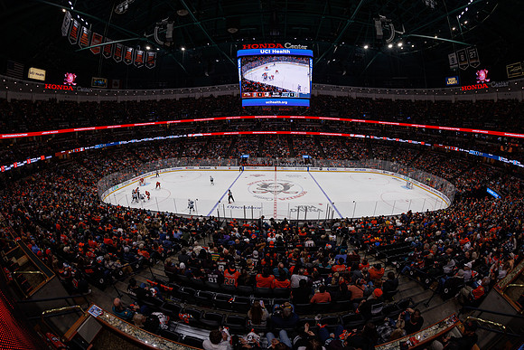 101624_ANAHEIM_DUCKS_0945