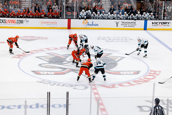101624_ANAHEIM_DUCKS_0478