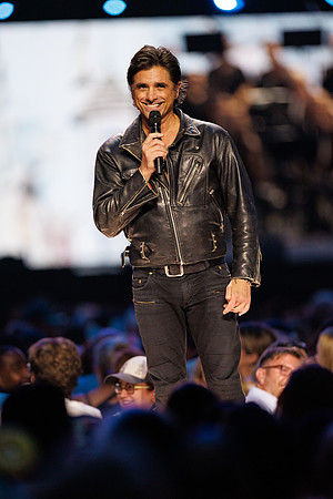 081024_HONDA_CENTER_0172