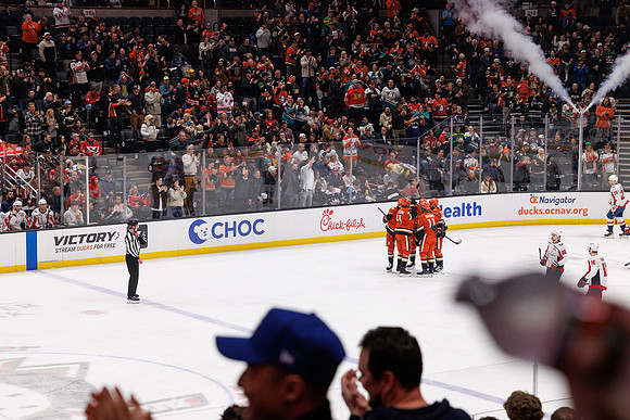 031125_ANAHEIM_DUCKS_1013