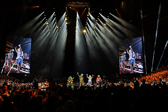 081024_HONDA_CENTER_0086
