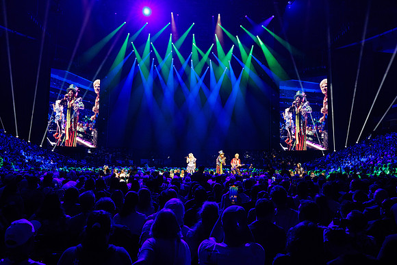 081024_HONDA_CENTER_0049