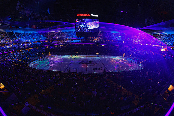 101624_ANAHEIM_DUCKS_0821