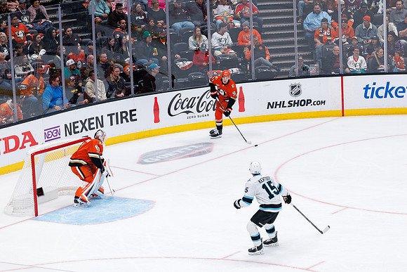 101624_ANAHEIM_DUCKS_0458