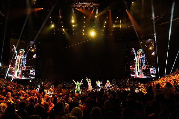 081024_HONDA_CENTER_0088